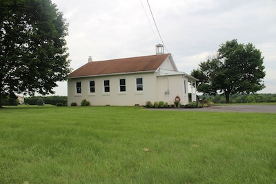 The School House of Gettysburg, rural setting close to main attractions