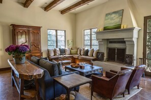 Great Room with 12' high ceilings