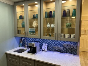 Coffee and Drink Bar - includes cocktail shaker and blender
