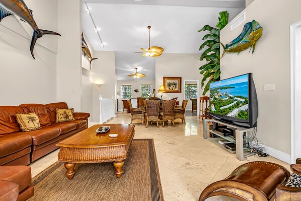 Open concept living room/dining room