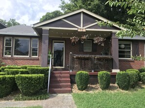 Cozy 1960s bungalow