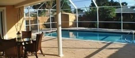 BRAND NEW POOL WITH LANAI/ DINING AREA WITH BBQ, CHAIRS, POOL TOYS 