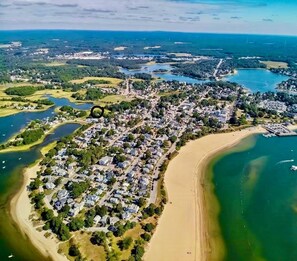 See our location right on the water and within minutes walk to the beach. 