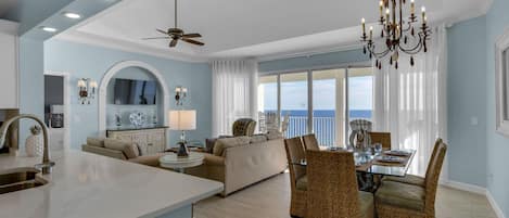 Penthouse 2-bedroom condo in Tower 4 Long Beach Resort w/2Seasonal Beach Chairs 