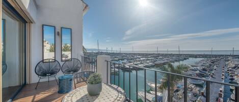 Puerto banus first line with sea and Marina views