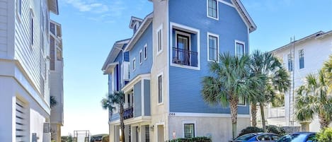 Welcome to 'Uno Mas' in Inlet Beach!  One house off the sugar-white sand!