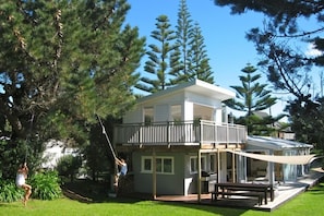 Bach No. 5 at Sunny Riversdale 