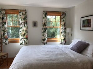 Queen bedroom 