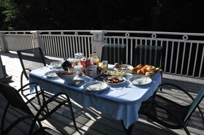 Breakfast on the porch