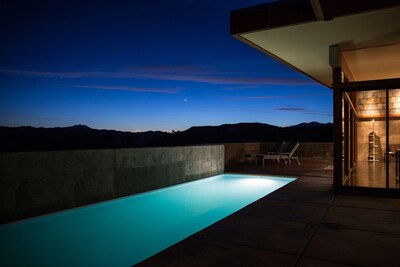 Jackrabbit Wash - a modern architecture w/ Pool in Joshua Tree