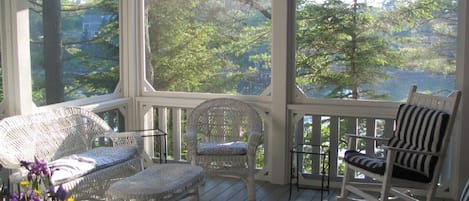 Screened Porch directly overlooking Townsend Gut