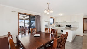 Kitchen / Dining Area