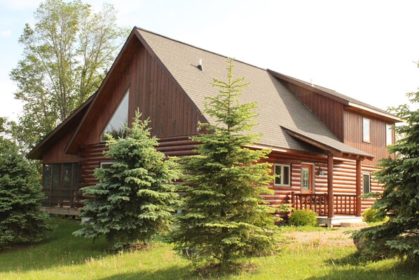 Luxury Log Cabin