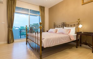 Bedroom1 (3rd Floor)