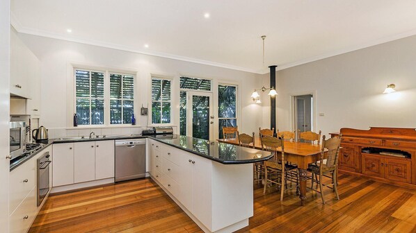 Kitchen / Dining