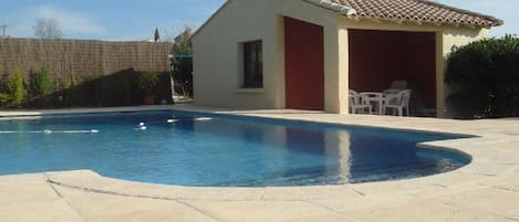 Swimming pool & Patio