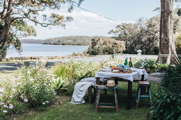 Front yard - enjoy the view .with breakfast, lunch or dinner.