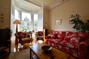 Living room - additional photo