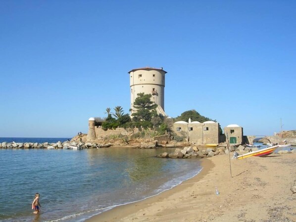 il complesso visto dalla spiaggia