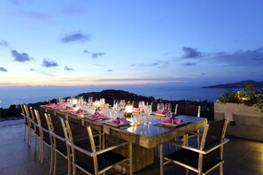 Villa Zavier outdoor dining for 16 persons