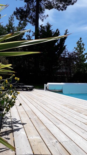Volet roulant piscine (isolation thermique et protection enfant)