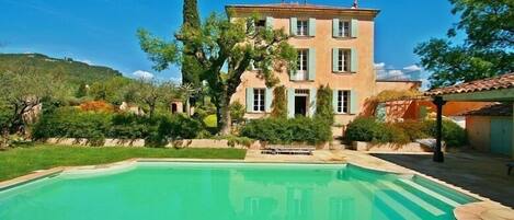 Private pool and terraces