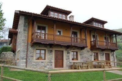 Casas de Aldea Peñanes für 8 personen