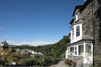 Central  Ambleside, exceptional views, complimentary hotel leisure facilities 