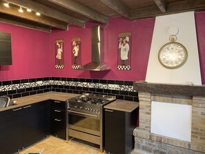 Fully Fitted farmhouse style kitchen/diner