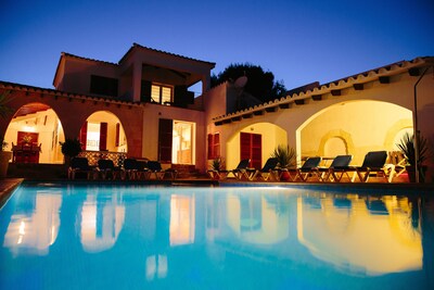 Luxury Villa With Private Pool, Private Garden And Sea Views