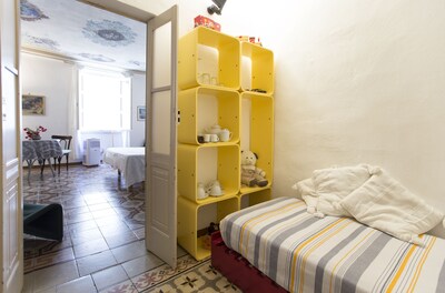 Alghero, nice appartment in Old town next to cathedral and near the sea