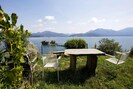 Ca. 150 m² großer Gemeinschaftsgarten mit fantastischer Sicht auf den See