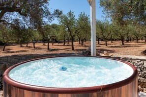 Bain à remous extérieur