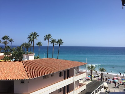 Apartamento Nerja 50 m de la playa de Torrecilla, mar, piscina, AC, 2-4 p