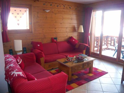 Luxury MGM Chalet Apartment in Les Carroz, Grand Massif