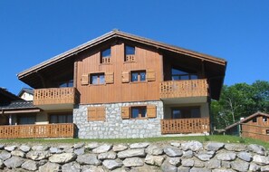 Luxury Chalet Apartment in Les Carroz D'Araches