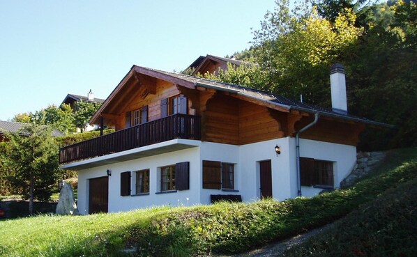 Das Chalet ' les Roches' >  Liebevoll für 4-6 Personen ausgestattet<