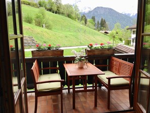 Südbalkon mit wunderschönem Bergblick