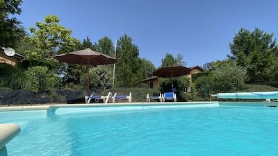 Ferienhaus mit beheiztem Pool, 5 Pers. überdachte Terrasse, Wlan gratis