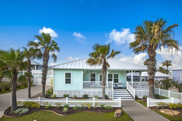 Simply Elegant Beach Living with Two Car Garage at The Cottage on Beachwalk