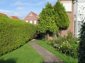 Der Zugang von der Straße