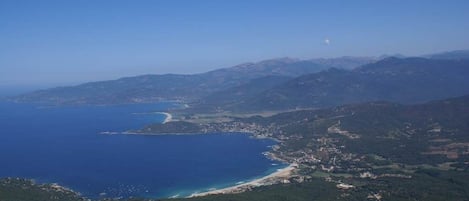 F2 résidence Golfe de la Liscia, bord de mer, accès direct Plage