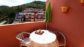 Autre vue du balcon-terrasse