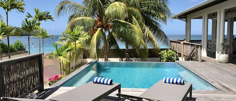 Terrasse aménagée de la villa Key West + accès plage