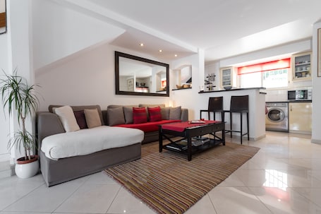 Main sitting room area