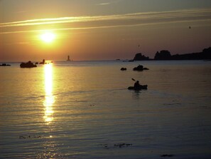 Coucher de soleil à  Landunvez + Phare du Four