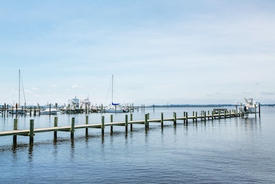 Second Wind Waterfront Home Downtown Belhaven Near River Forest Manor Marina Belhaven