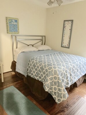 Bedroom 2 with queen size bed