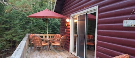 Relax, enjoy eagles and the restful peace and quiet of our lakeside cabin.