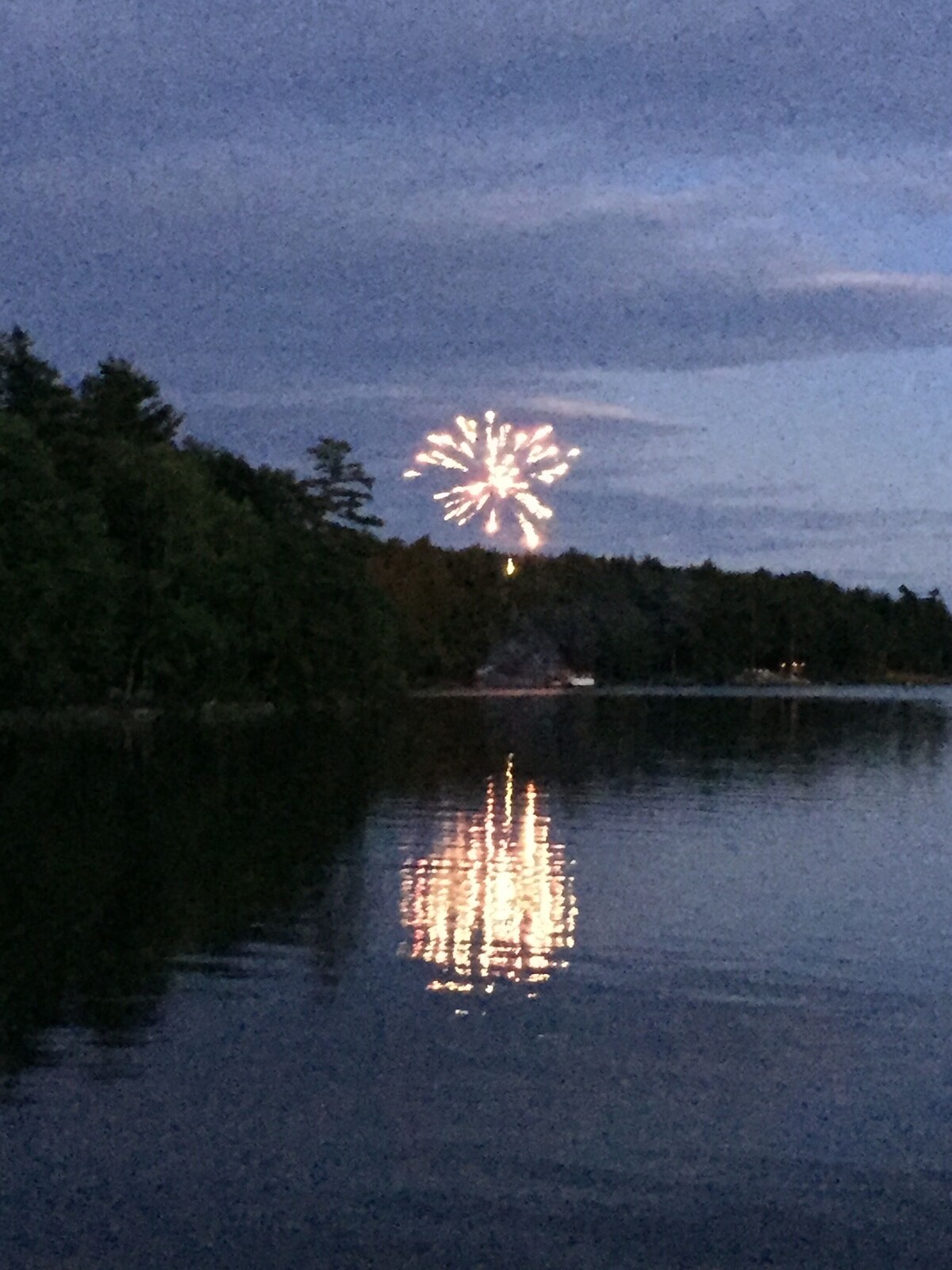 3 Bedroom year round lakefront home on Three Mile Pond in South China, ME